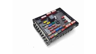 CAJA RELES / FUSIBLES VOLKSWAGEN PASSAT VARIANT (2005-2011) - L. 8118350 / 3C0937125 2